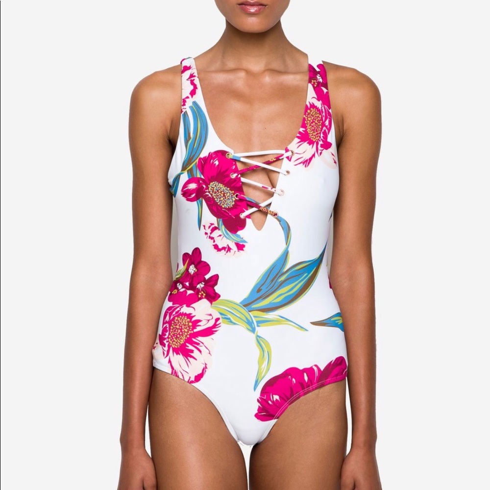 6 Shore Road One Piece Swimsuit Size M New w/ tag